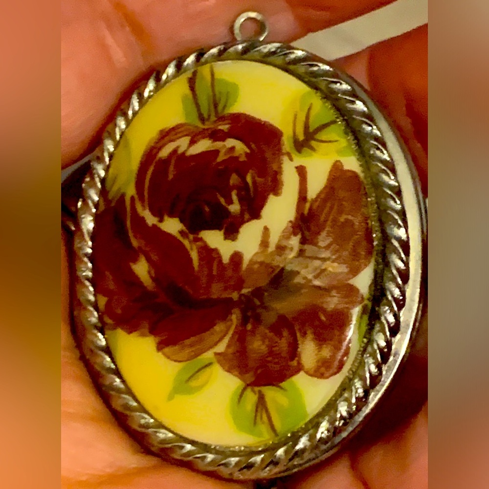 Floral locket silver tone vintage not signed
